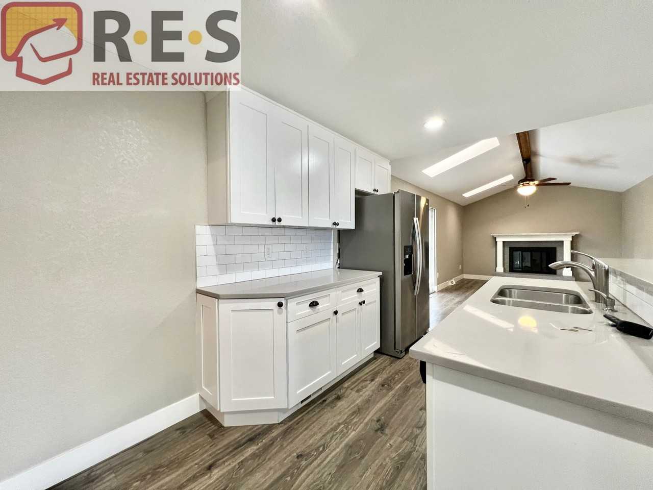3178 S Dayton Ct - Photo 4 of 30
