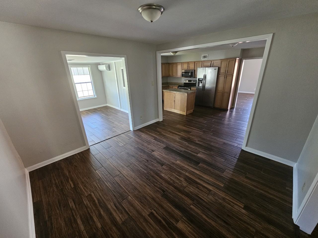 1561 W Churchill Downs - Photo 3 of 25