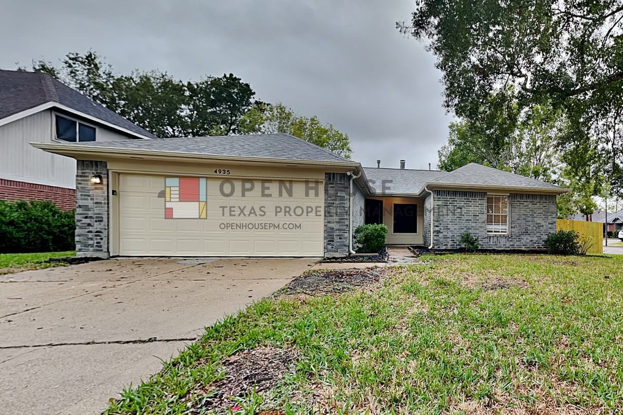 4935 Pecan Grove Dr