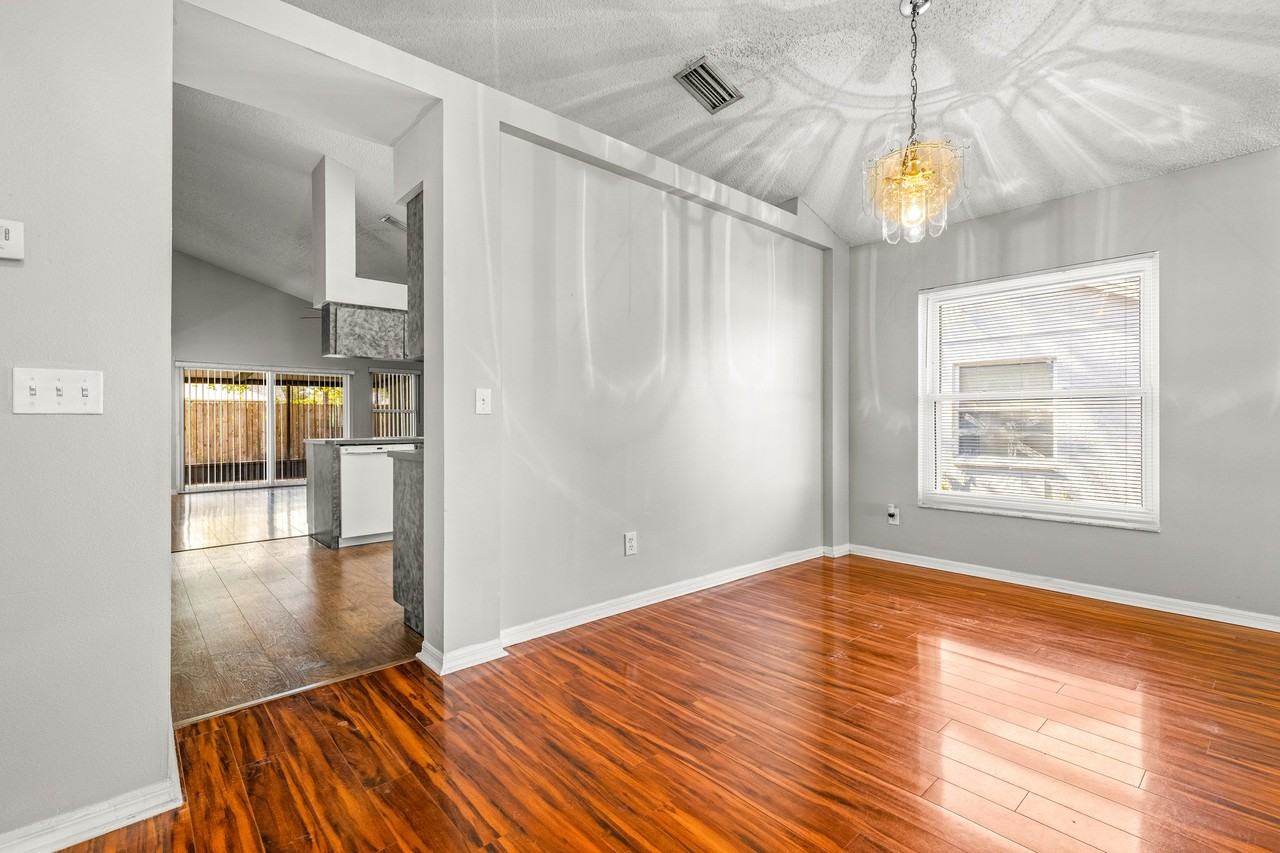 8816 Beeler Dr - Photo 3 of 28