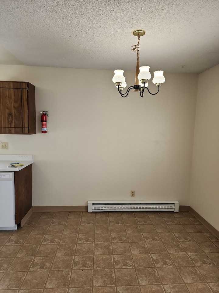 2327 W Foothills Dr - Photo 2 of 8