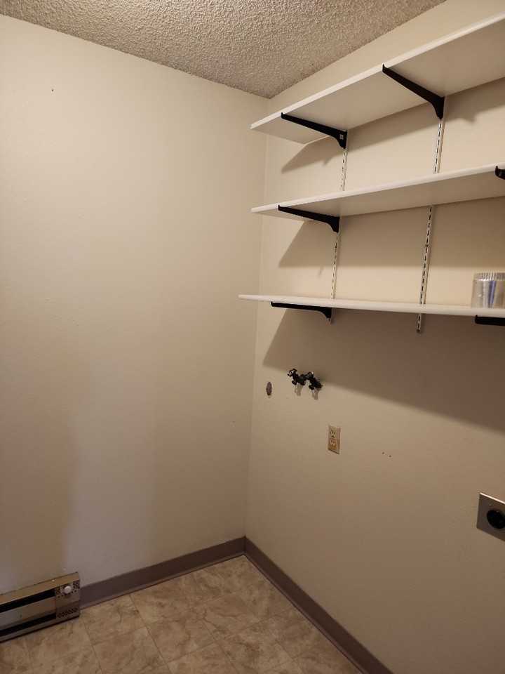 2327 W Foothills Dr - Photo 3 of 8