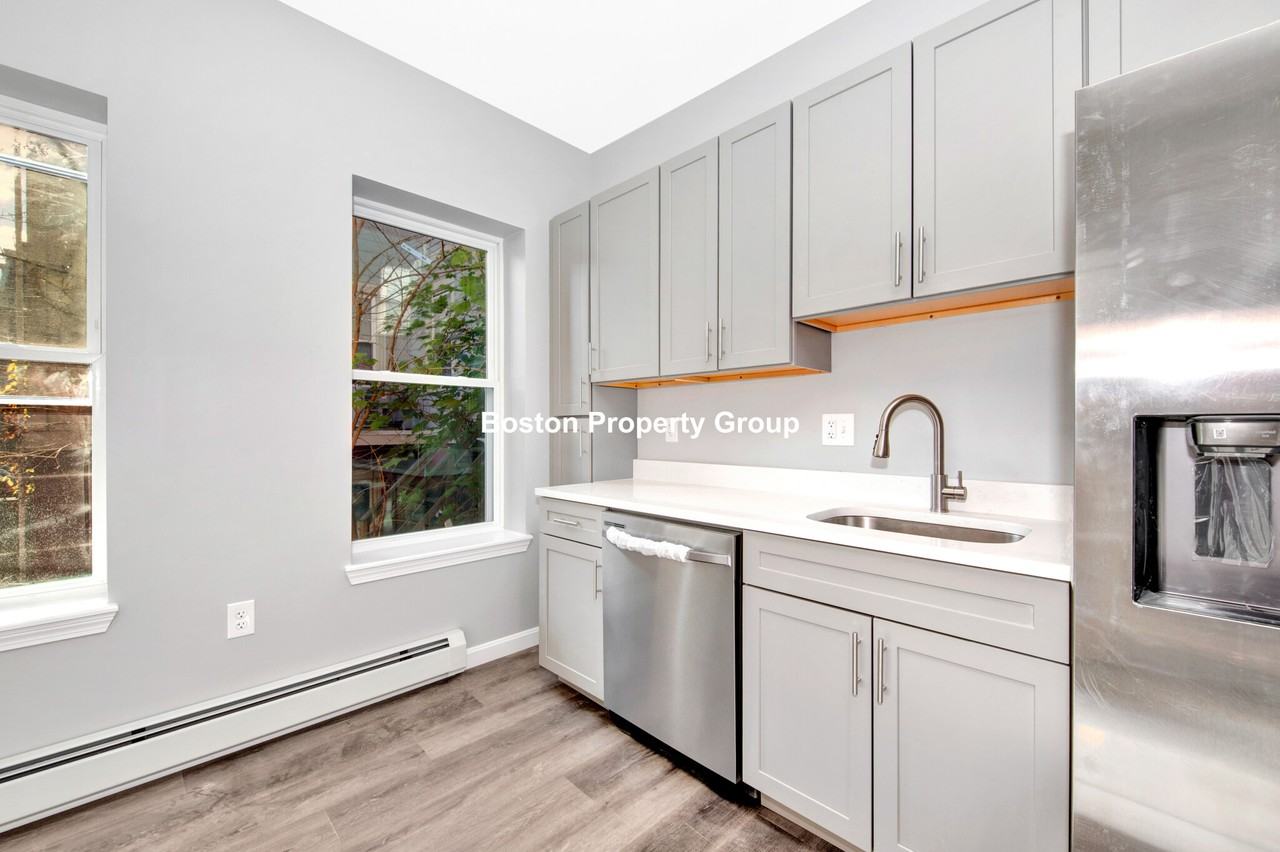 32 Lambert Ave #4 - Photo 2 of 16