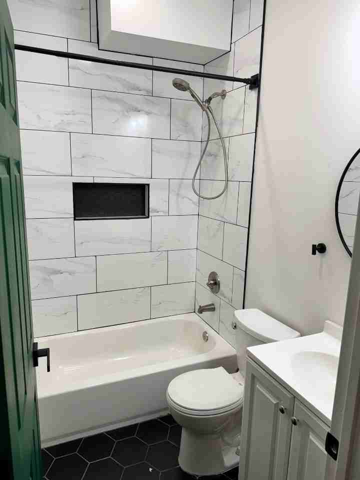 1372 E Haines St - Photo 2 of 10