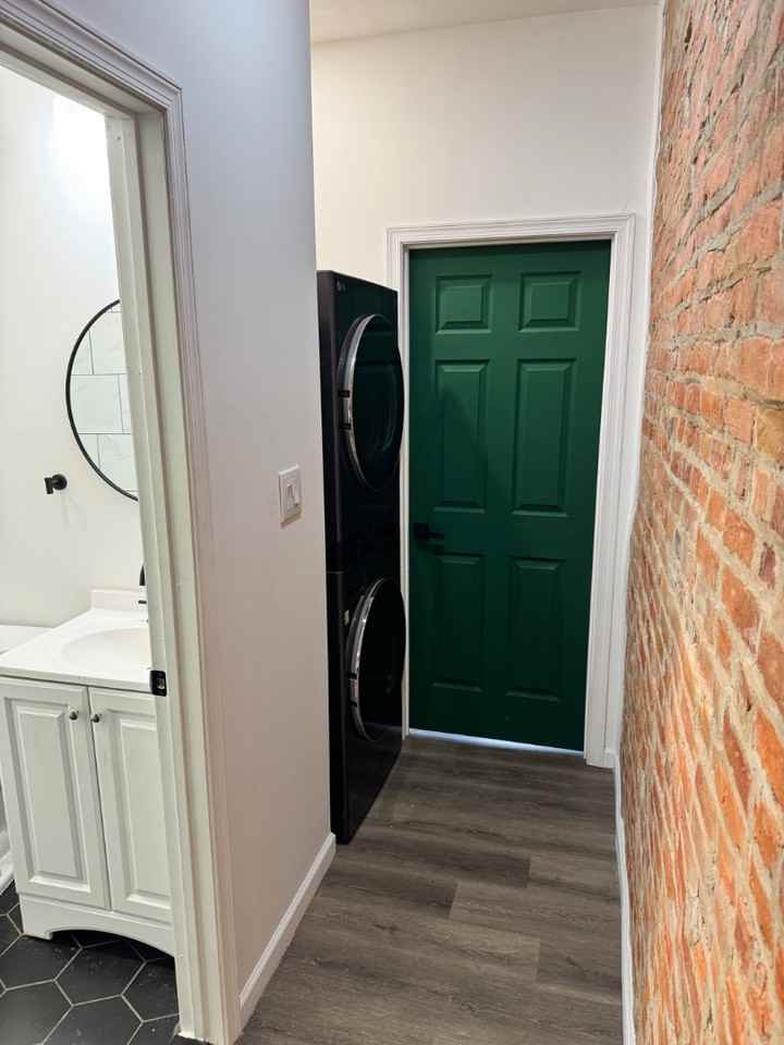 1372 E Haines St - Photo 3 of 10