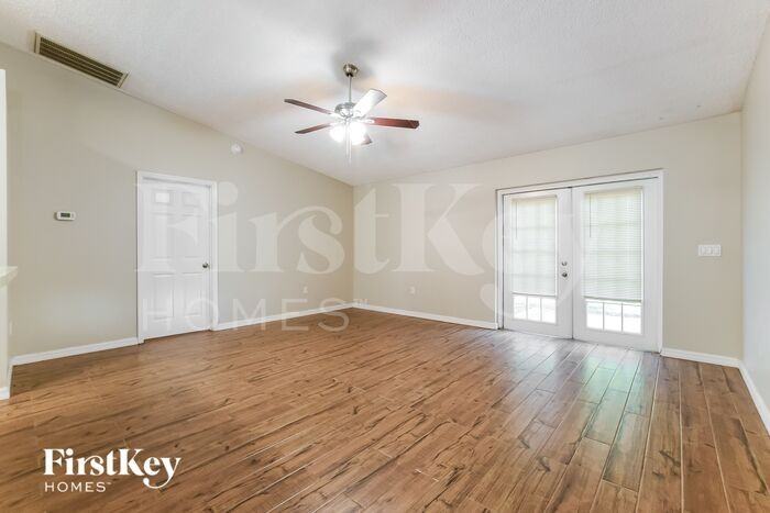 1365 10th St - Photo 3 of 17