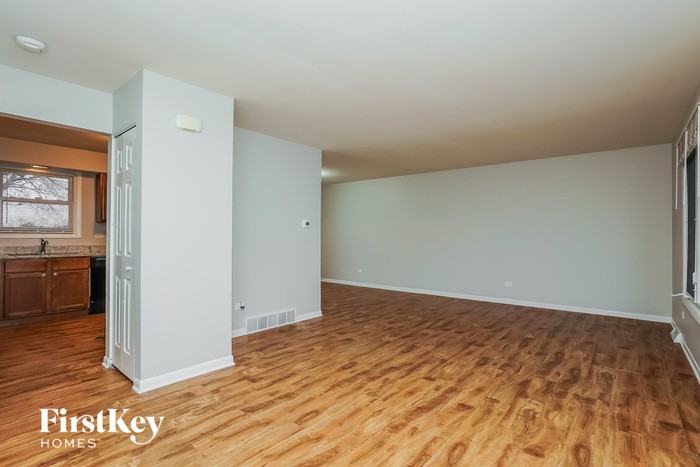 6220 Beechwood Rd - Photo 2 of 15