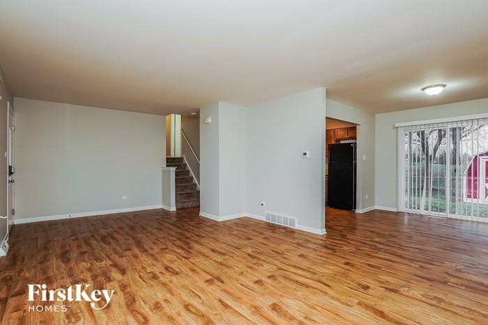 6220 Beechwood Rd - Photo 3 of 15