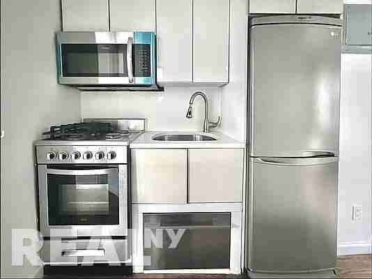 Broome St #20 - Photo 3 of 4