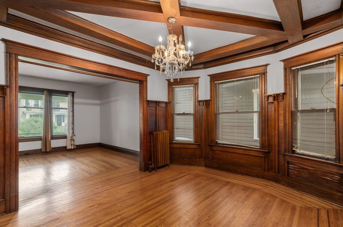689 W Delavan Ave - Photo 3 of 8