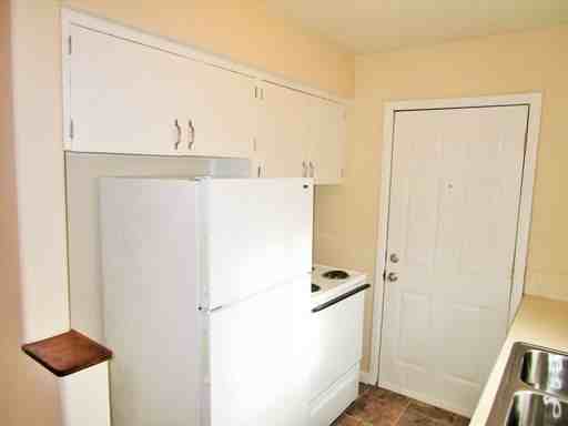 1011 NE PRESCOTT ST - Photo 2 of 11