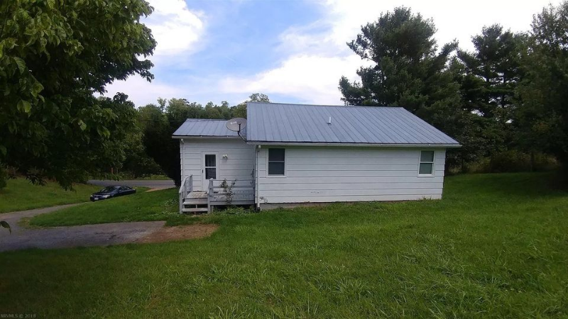 2647 Meadow Creek Rd - Photo 3 of 13