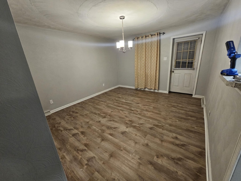 139 E 1st Ave - Photo 2 of 6