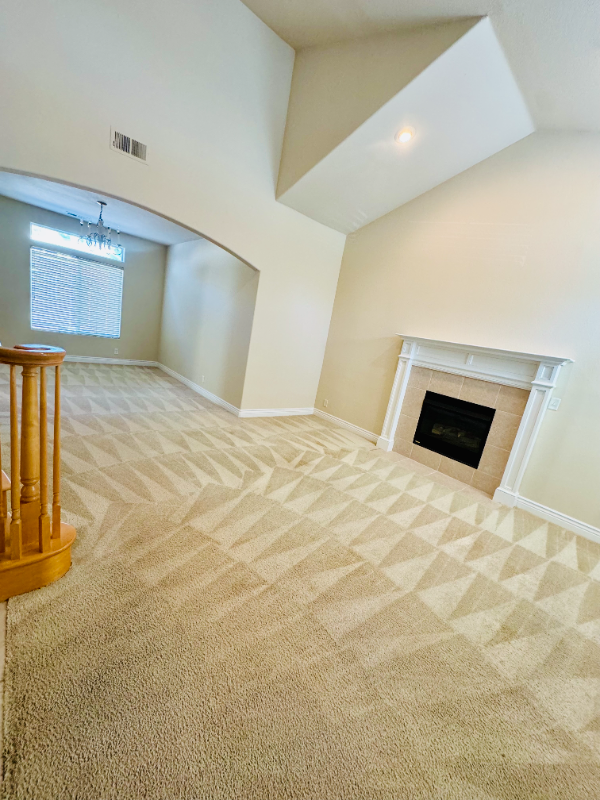 1014 White Cloud Dr - Photo 3 of 10