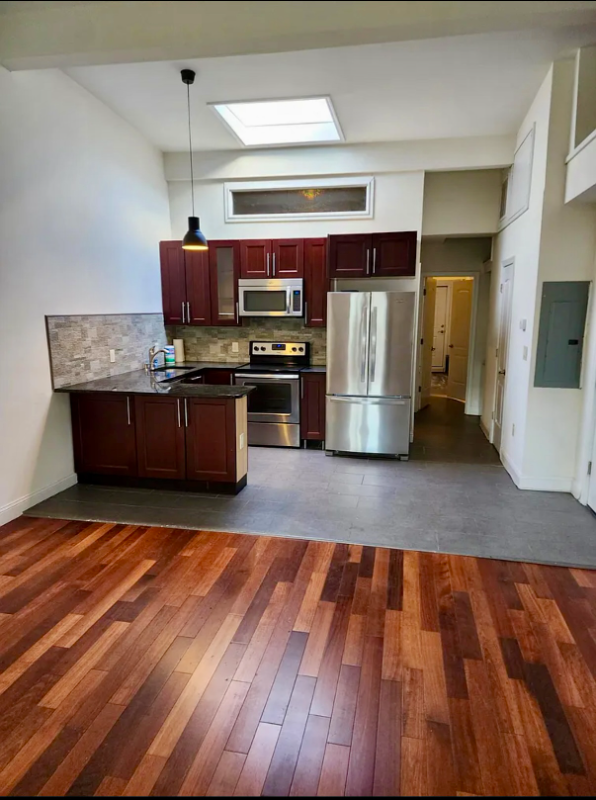 1614 17th St Se #3 - Photo 2 of 8