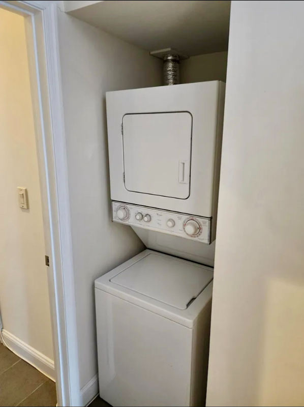 1614 17th St Se #3 - Photo 7 of 8