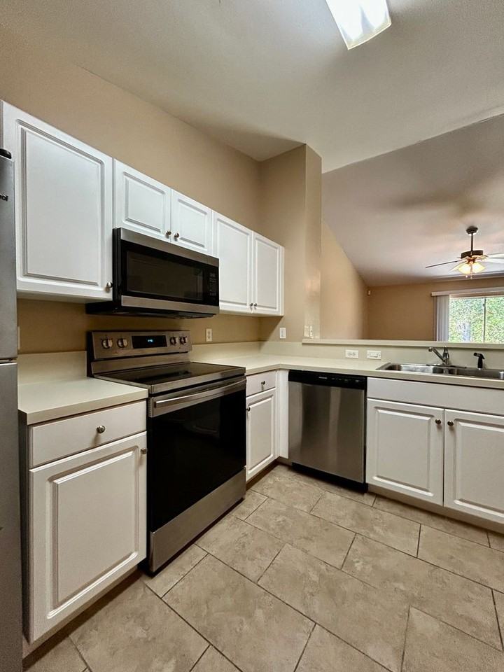 346 Bell Blvd S - Photo 3 of 24