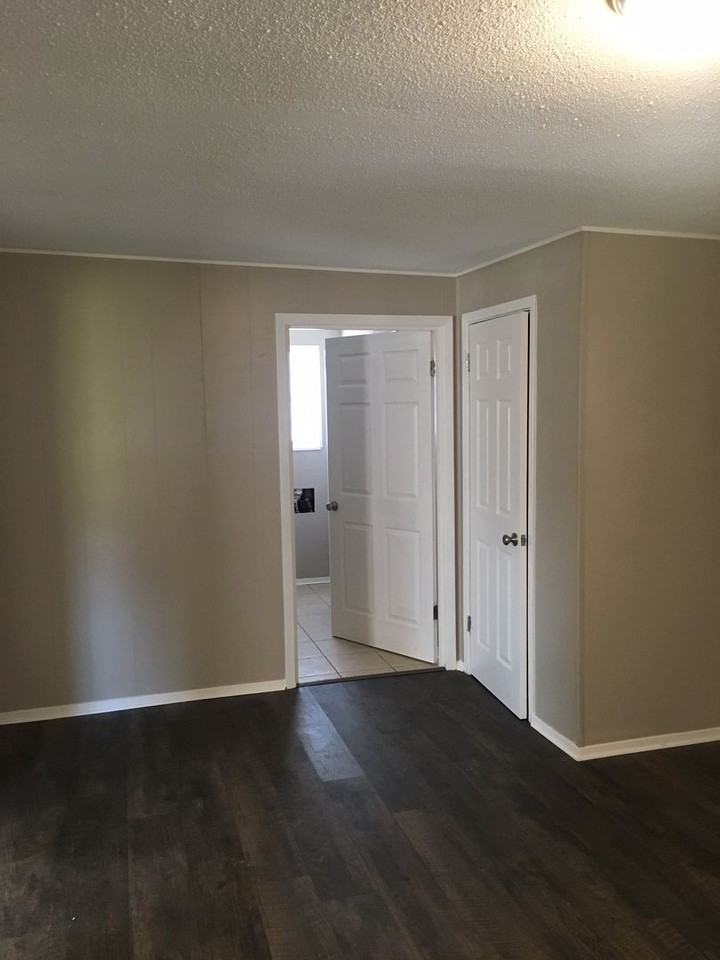 308 Pine Ave - Photo 5 of 8
