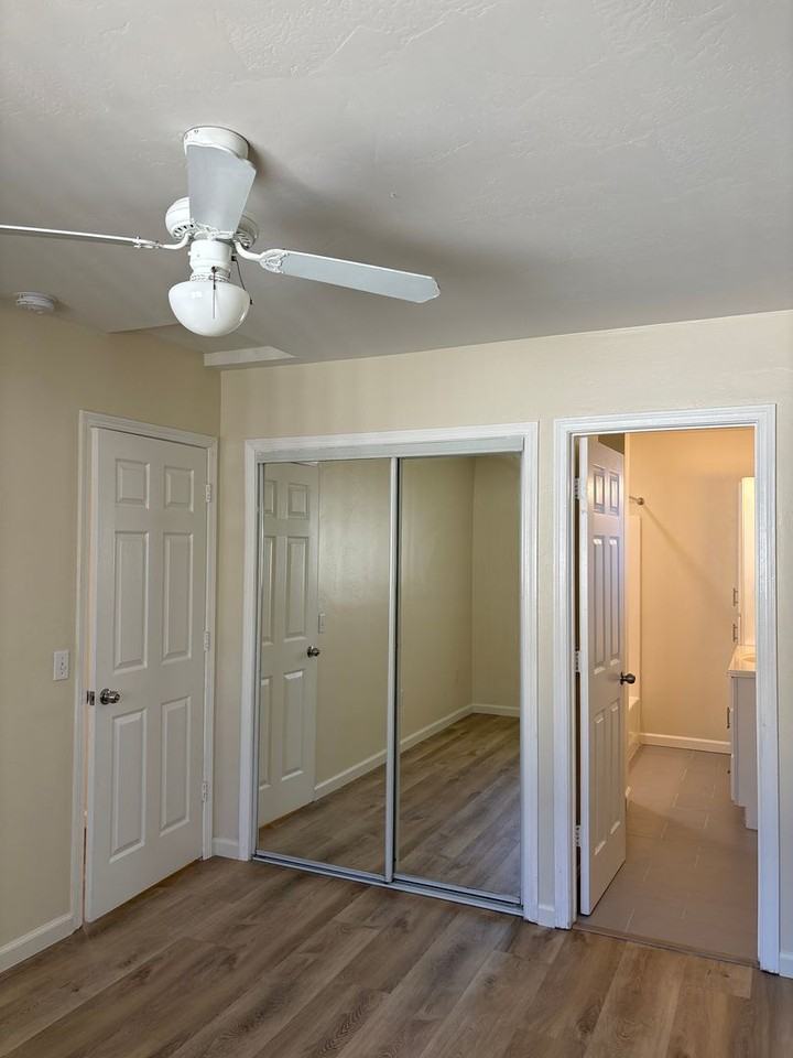 207 W 11th Ave #B - Photo 7 of 8