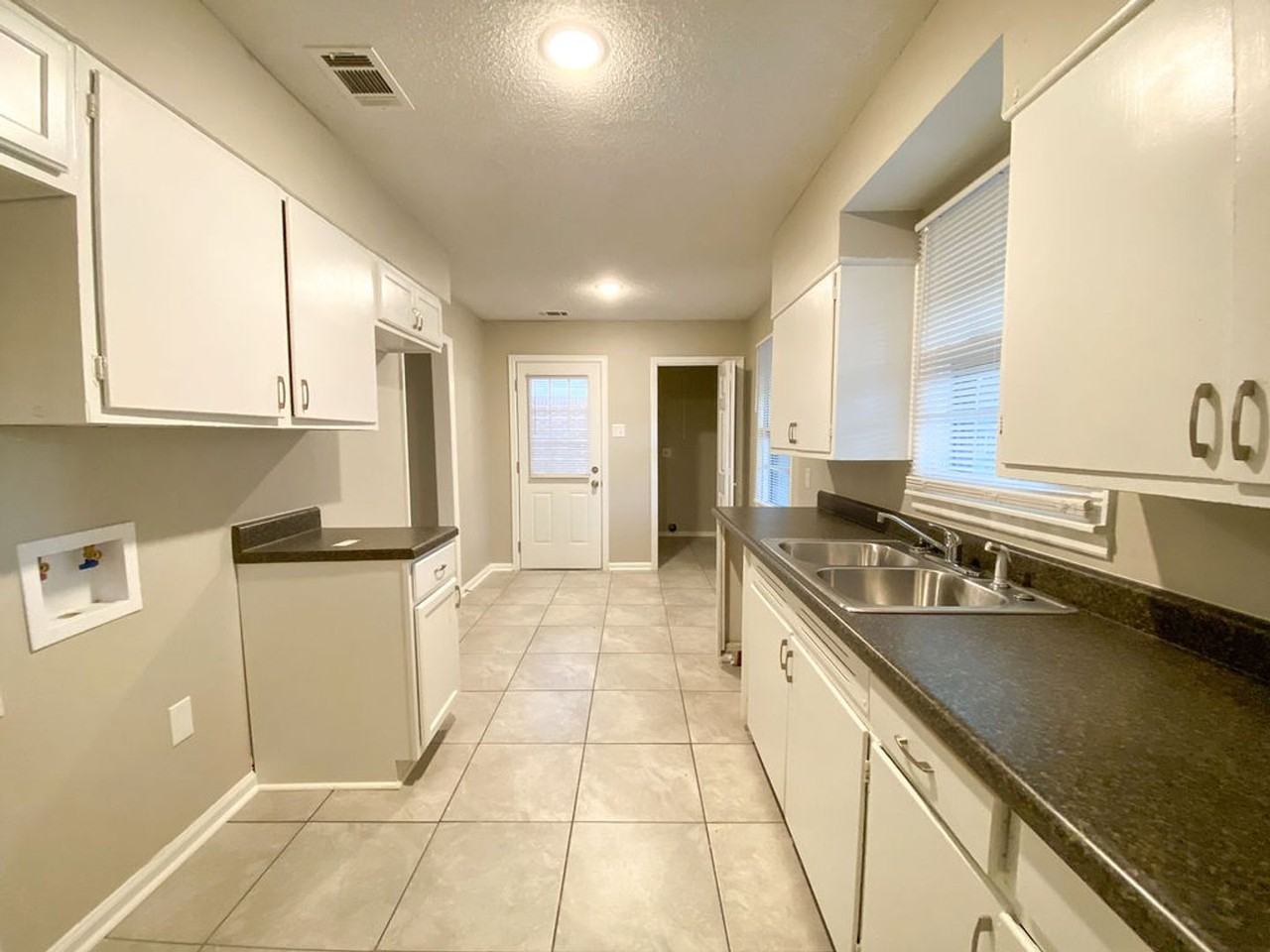 4454 Kimball Ave - Photo 7 of 21