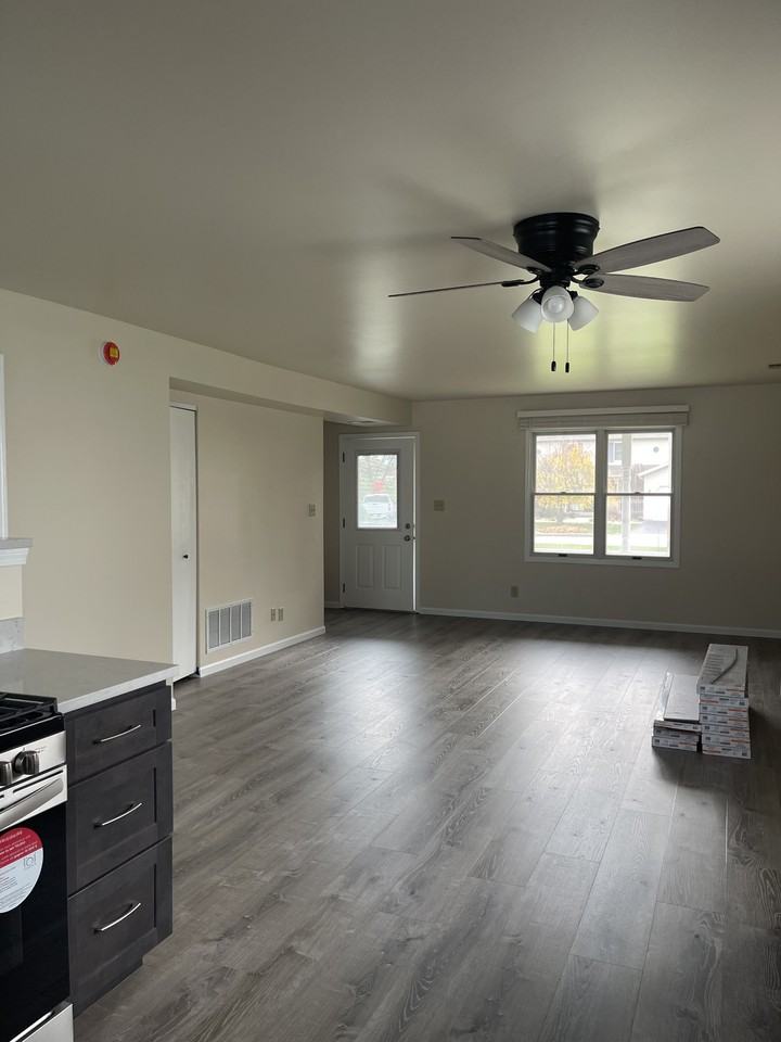 241 Keilman St #241 - Photo 3 of 14