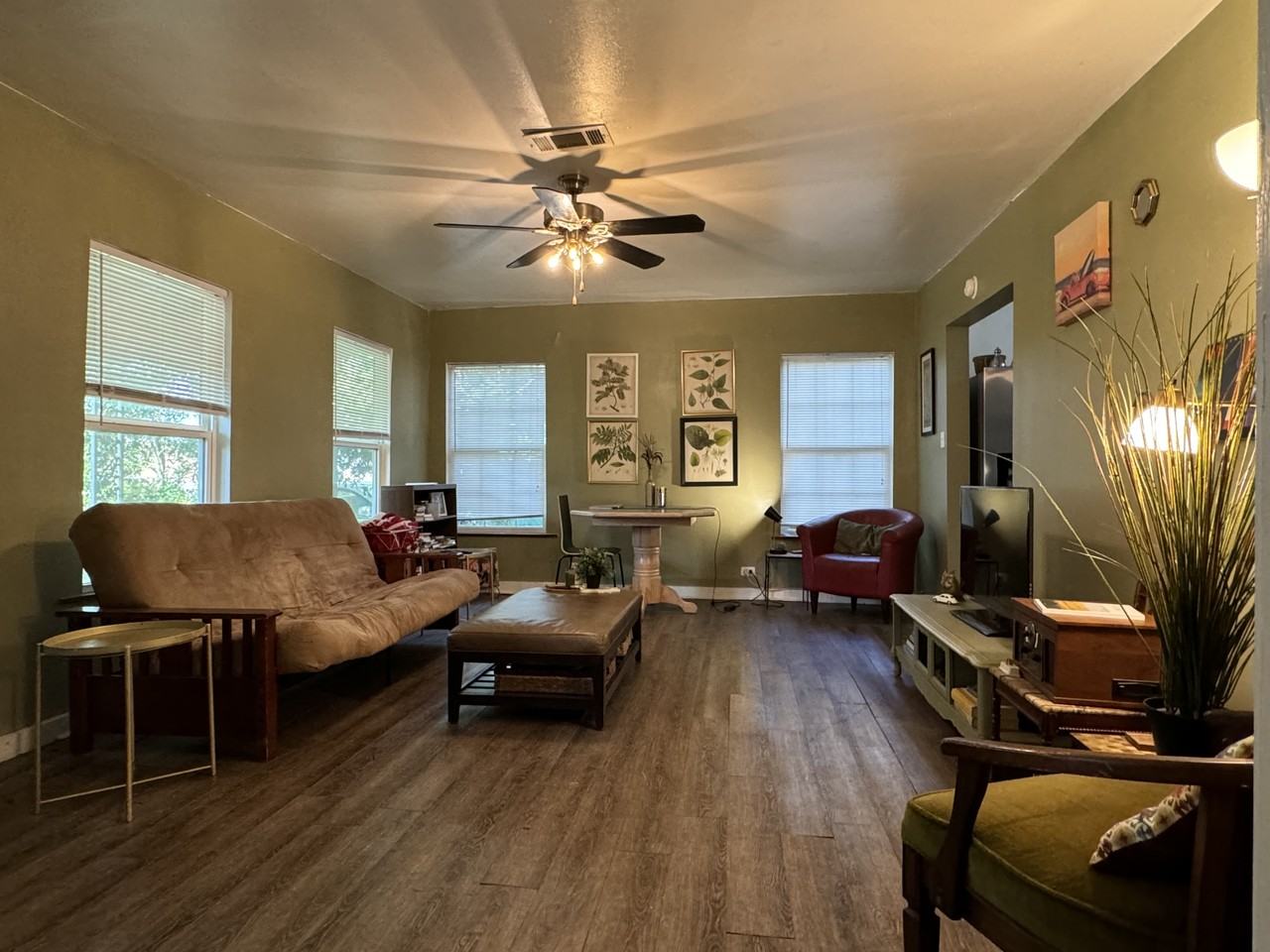 4524 Willowbrook Blvd #NA - Photo 7 of 8