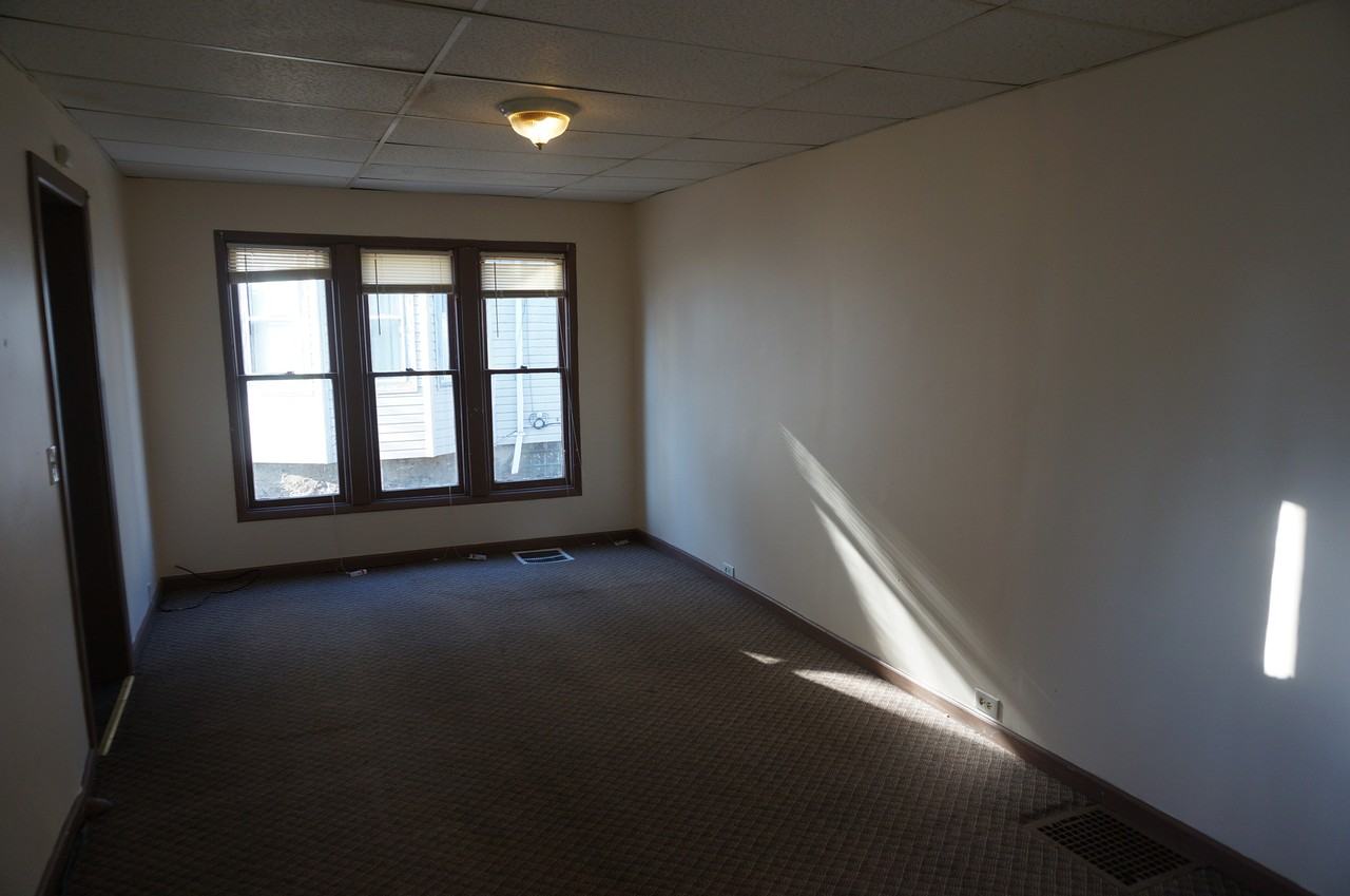 32 Vernon Pl - Photo 2 of 4