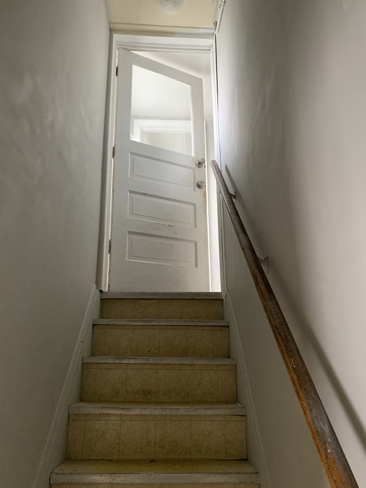 609 W 10th St #NA - Photo 2 of 19