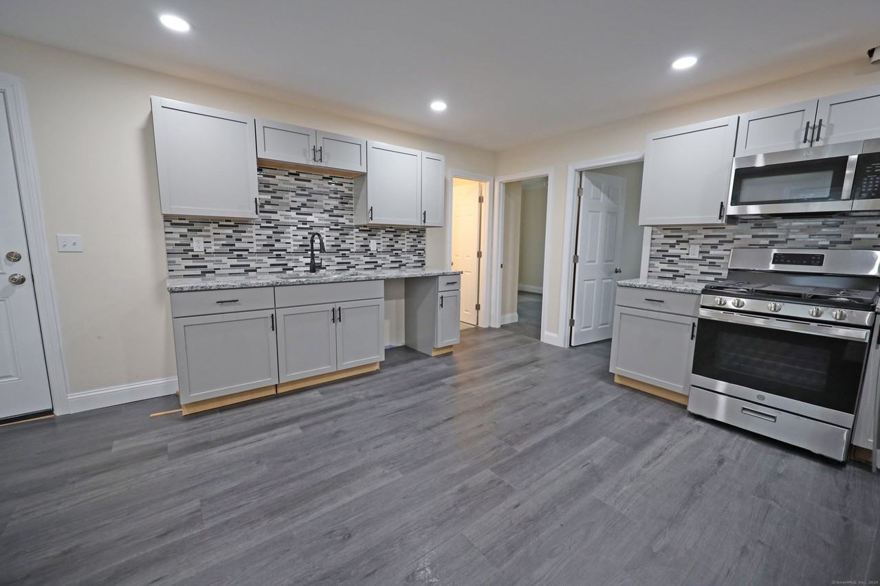 13 Ames Ave - Photo 2 of 11