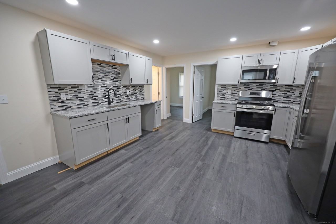 13 Ames Ave - Photo 3 of 11