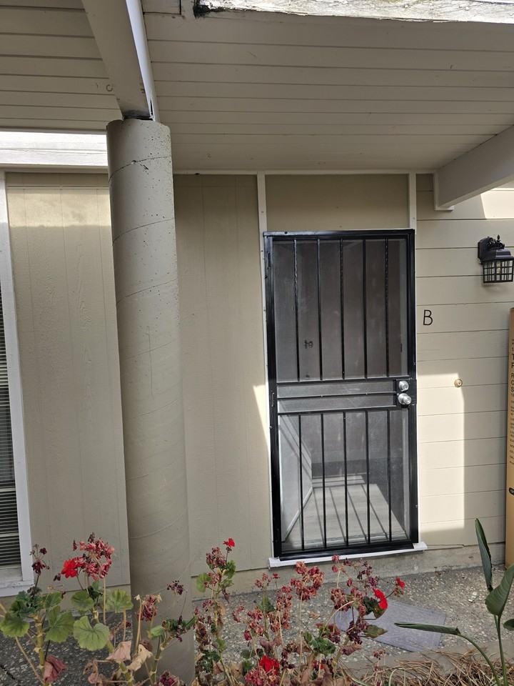 43553 Ellsworth Street #B - Photo 2 of 7