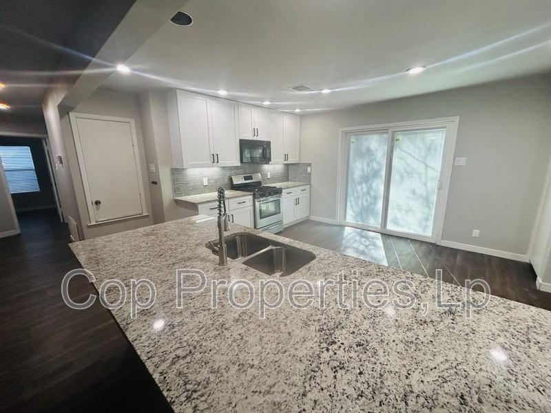 2914 Greenacres - Photo 5 of 22