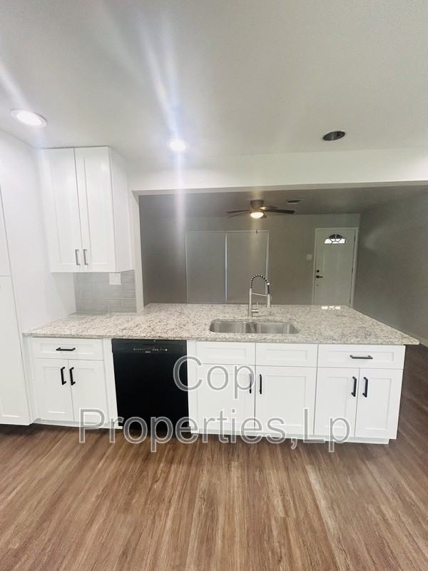 2914 Greenacres - Photo 6 of 22