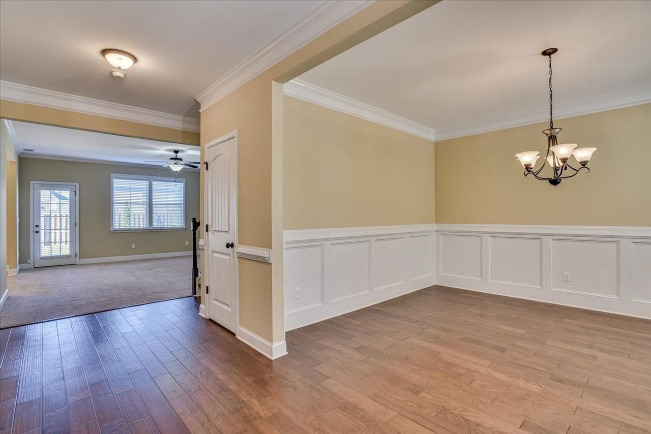 5515 Meghan Ln - Photo 7 of 38