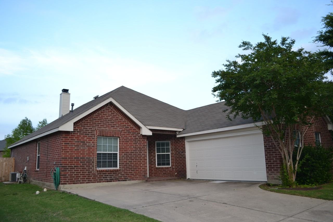 2501 Orchid Dr - Photo 2 of 17