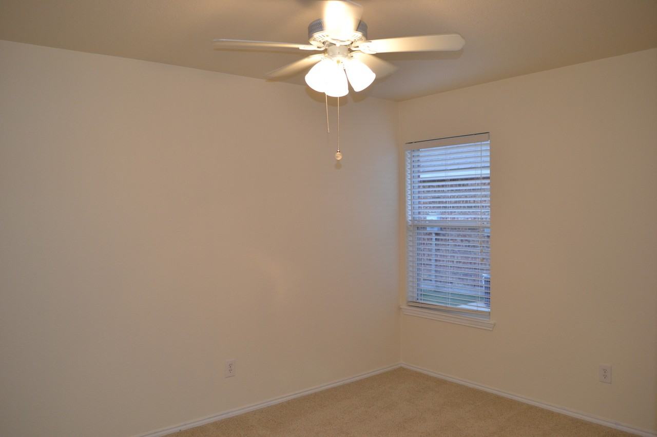 2501 Orchid Dr - Photo 3 of 17