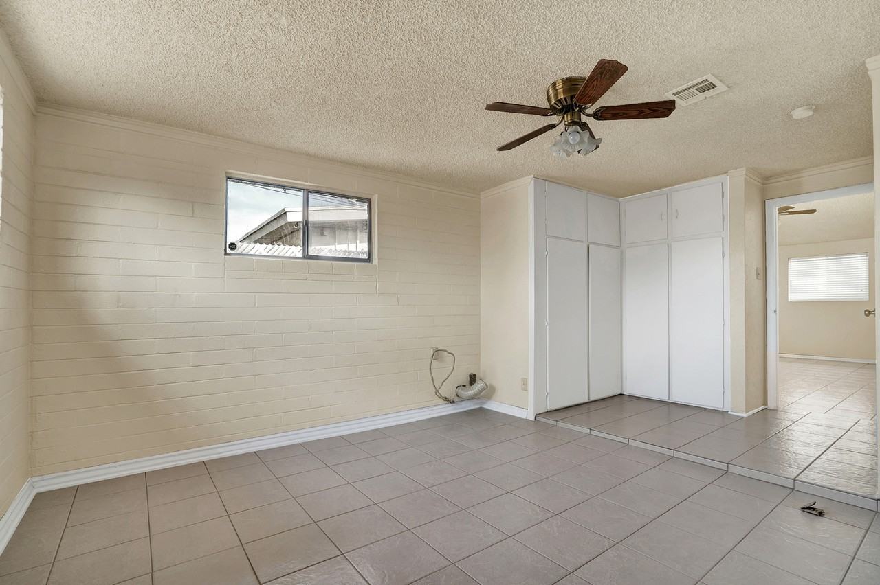 8101 Parkland Dr - Photo 2 of 27