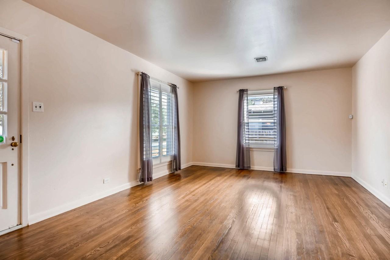 320 Harmon Dr - Photo 6 of 28