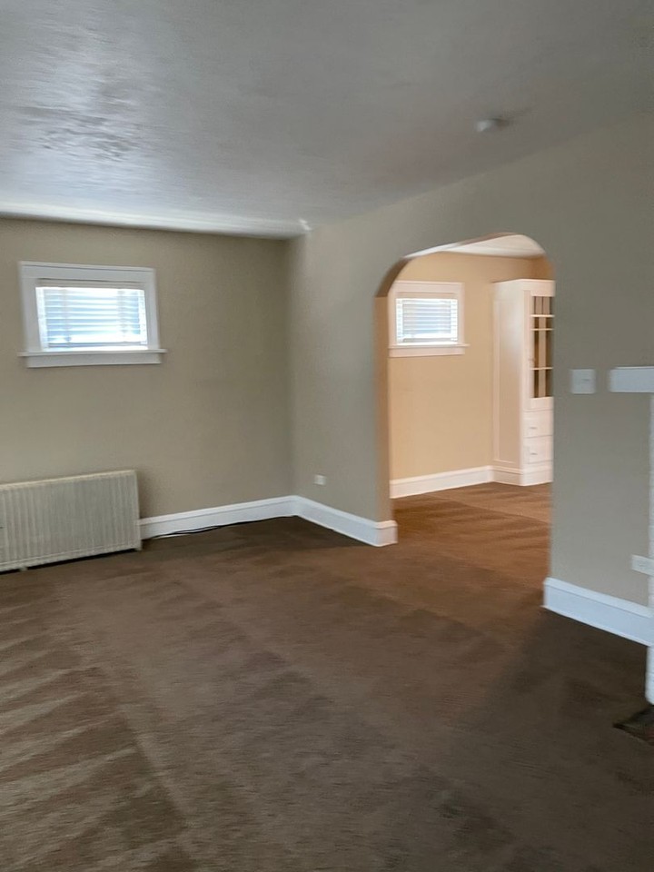 222 E 238th St - Photo 2 of 7