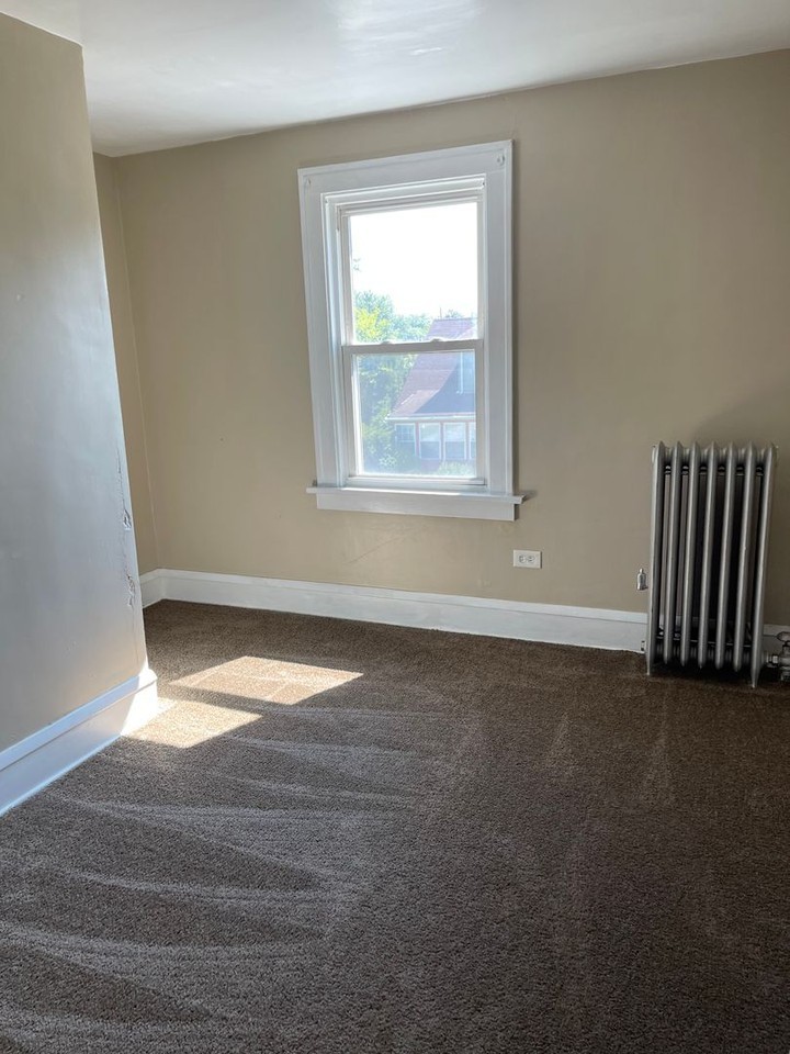 222 E 238th St - Photo 6 of 7