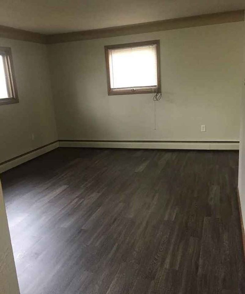 2 BR/1 bath Duplex - Photo 3 of 11