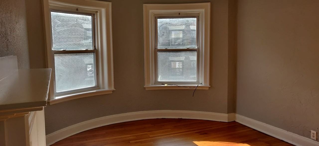 36 Boulevard Ter - Photo 4 of 27