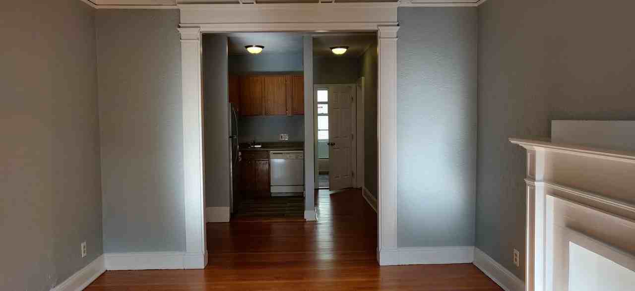 36 Boulevard Ter - Photo 5 of 27