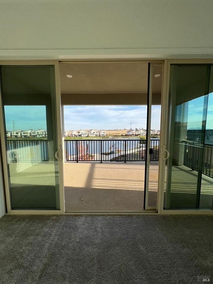 2402 Shore Vis - Photo 2 of 40