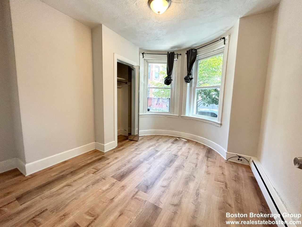 14 Warwick St - Photo 4 of 7