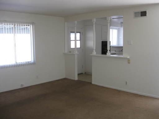 1021 W Avenue J-8 - Photo 3 of 8