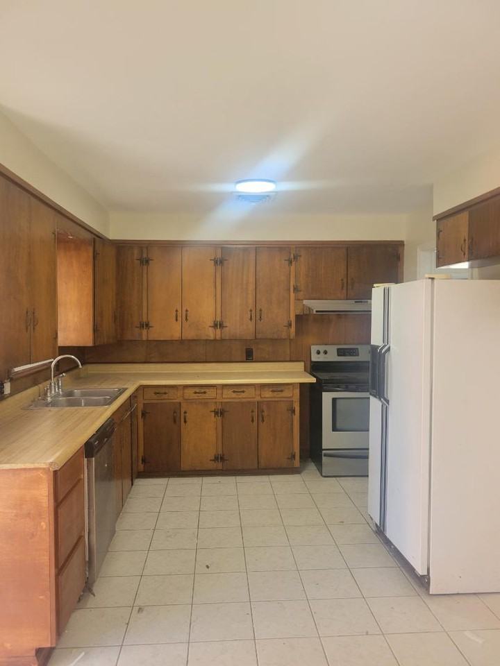 4219 Kenny St - Photo 2 of 7