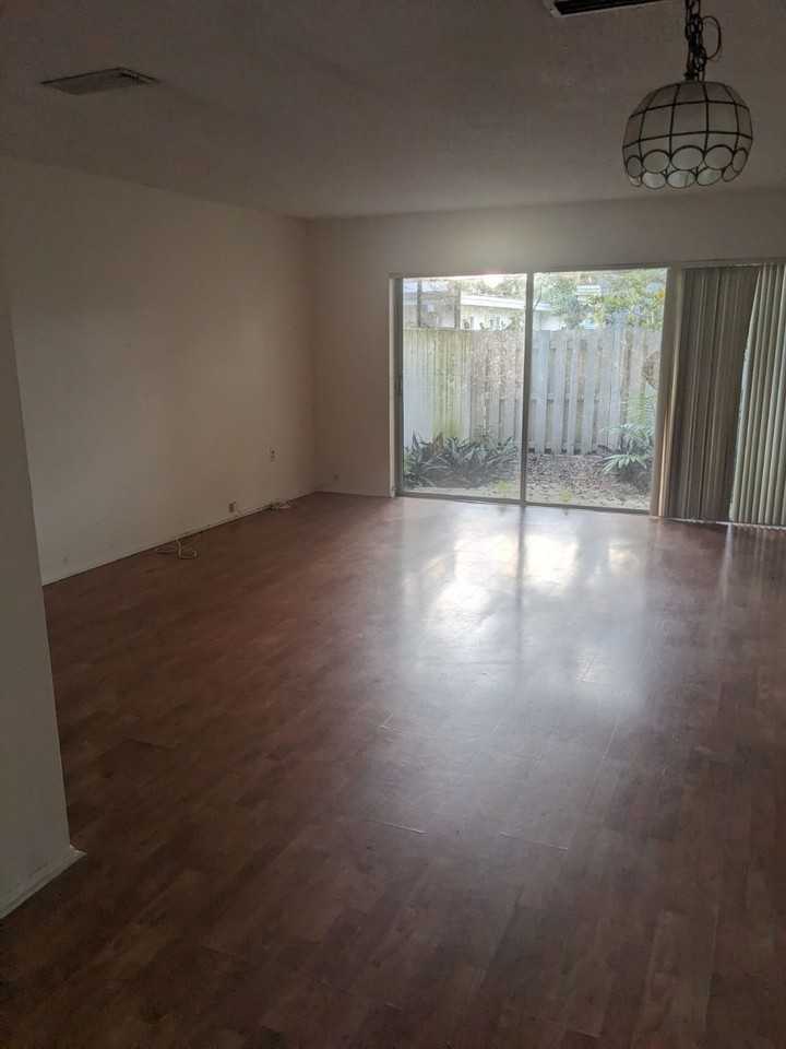 8118 Sw 82nd Ct #0 - Photo 2 of 19