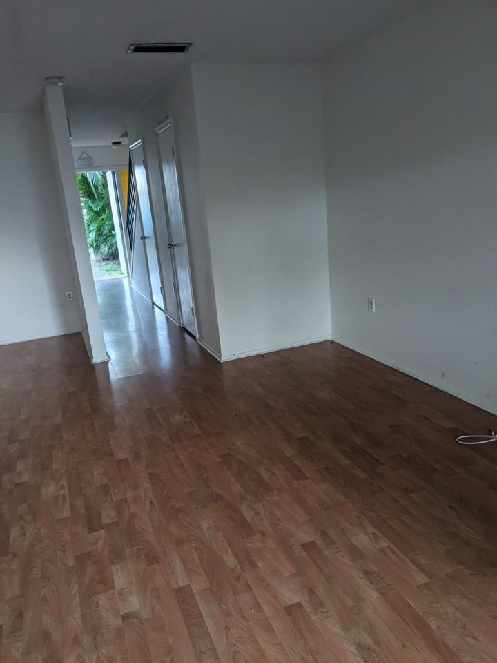 8118 Sw 82nd Ct #0 - Photo 3 of 19
