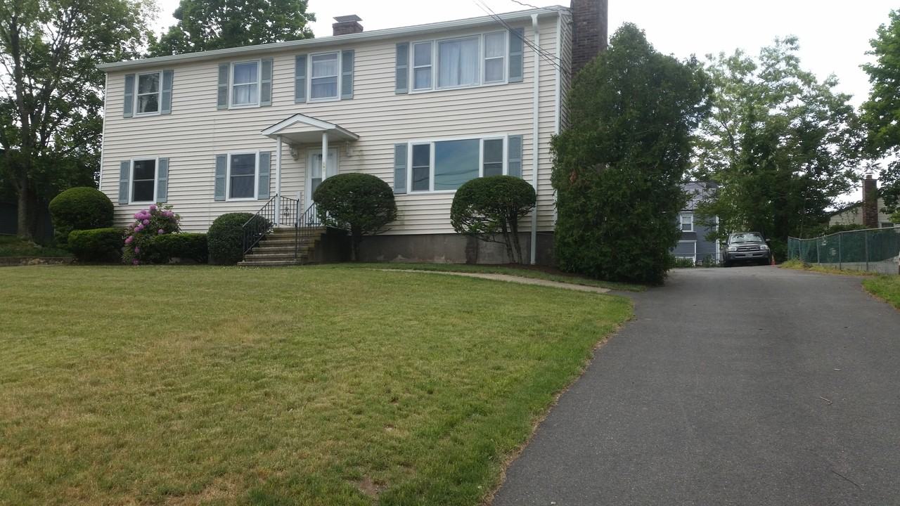 172 S End Rd #1stFL - Photo 2 of 8